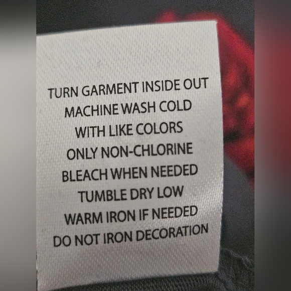 Rebellious One Dark Gray Graphic Red Roses 🌹 Cropped T-Shirt-Sz-S - Picture 10 of 10